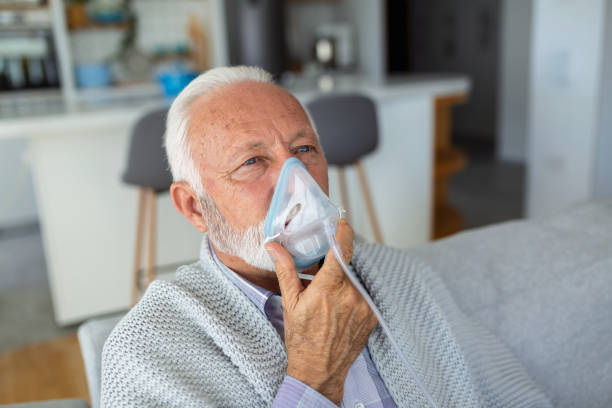 Trời trở lạnh: Thận trọng cơn khó thở tái phát ở người bệnh phổi mãn tính